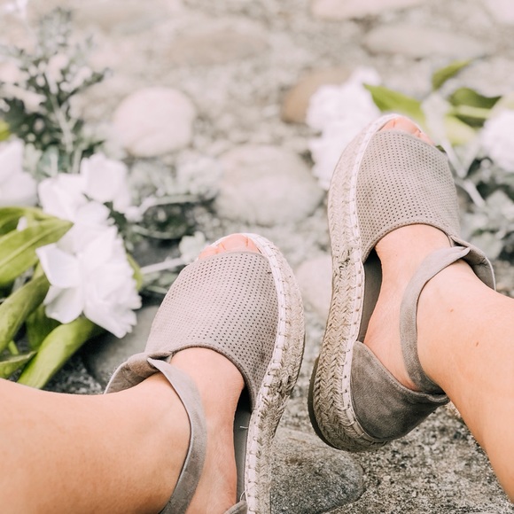 The ESMÉ Open Toe Cutout Espadrilles✨ - Picture 4 of 6